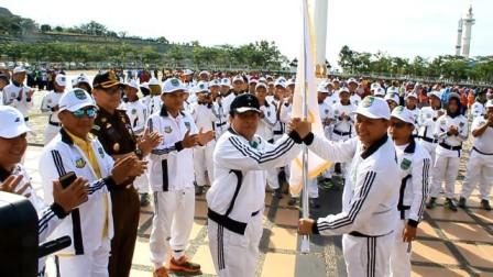 Wabup Sukiman Lepas 230 Kontingen Rohul ke Porprov ke-IX Riau 2017 di Kampar
